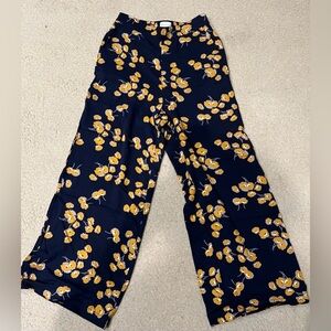 Comfortable popsugar, wide leg pants, size small.